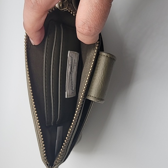 Universal Thread Olive Green wallet purse clutch - Picture 3 of 3